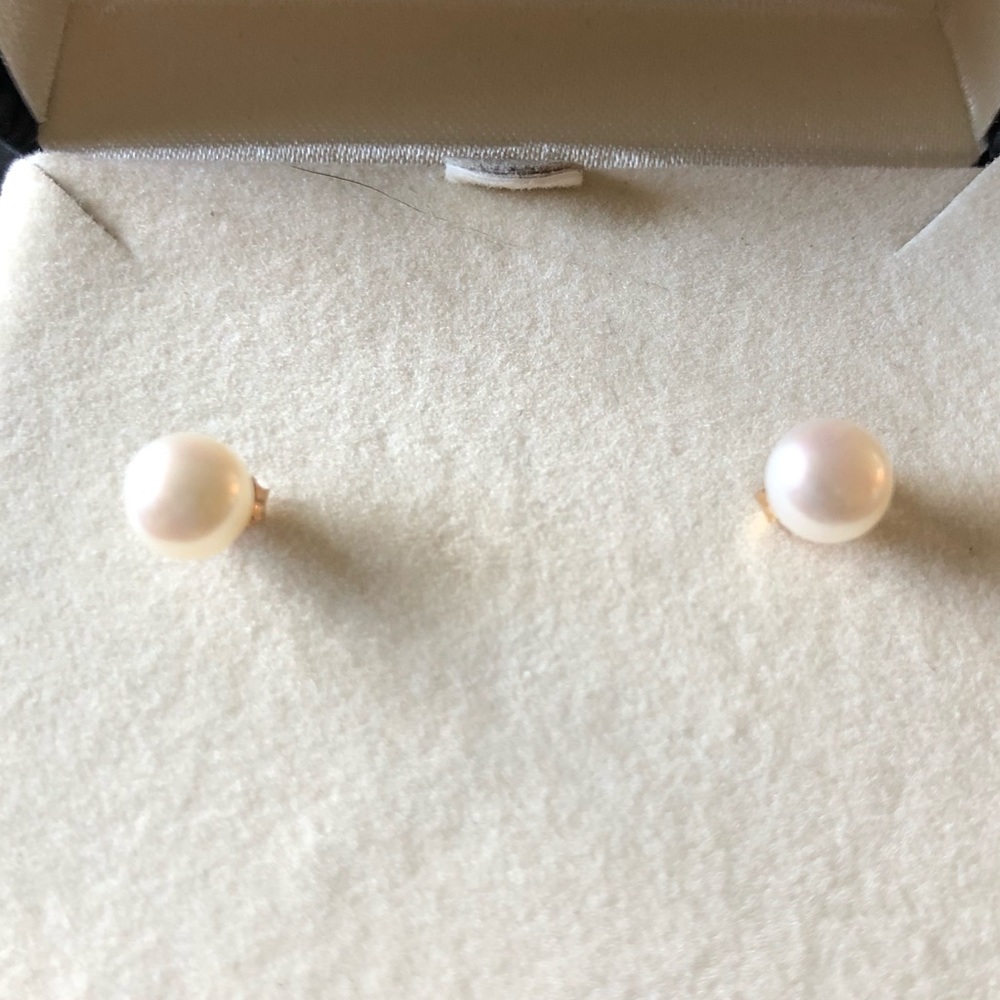 Pearl earrings